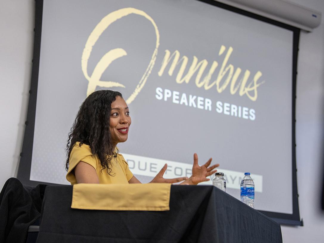 Omnibus speaker Moogega Cooper chats with a group of Honors students