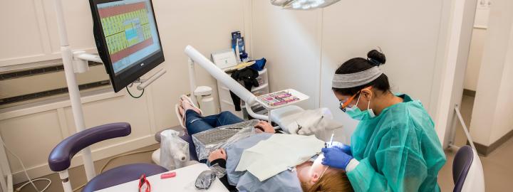 Dental clinic examination