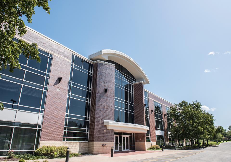 Photo of the Doermer School of Business Building exterior.