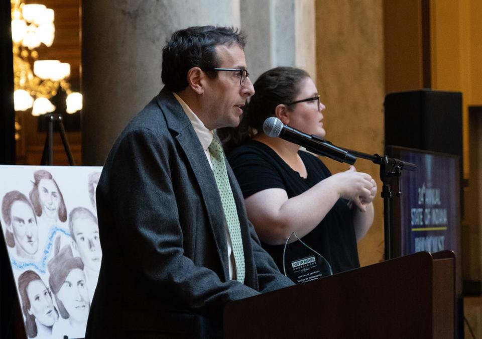 Steve Carr speaks at the Indiana Statehouse