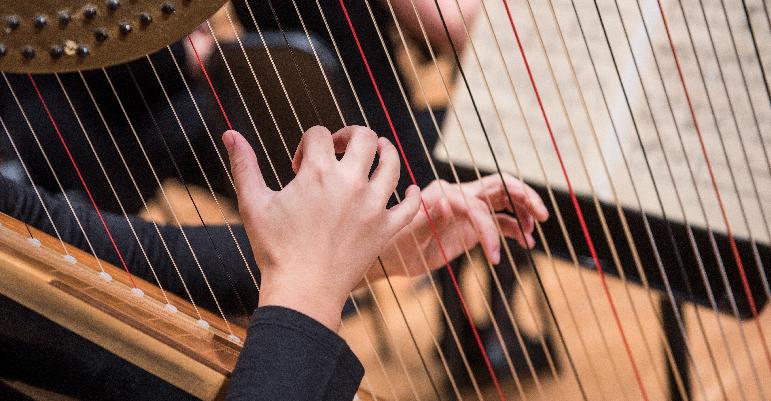 harp being played