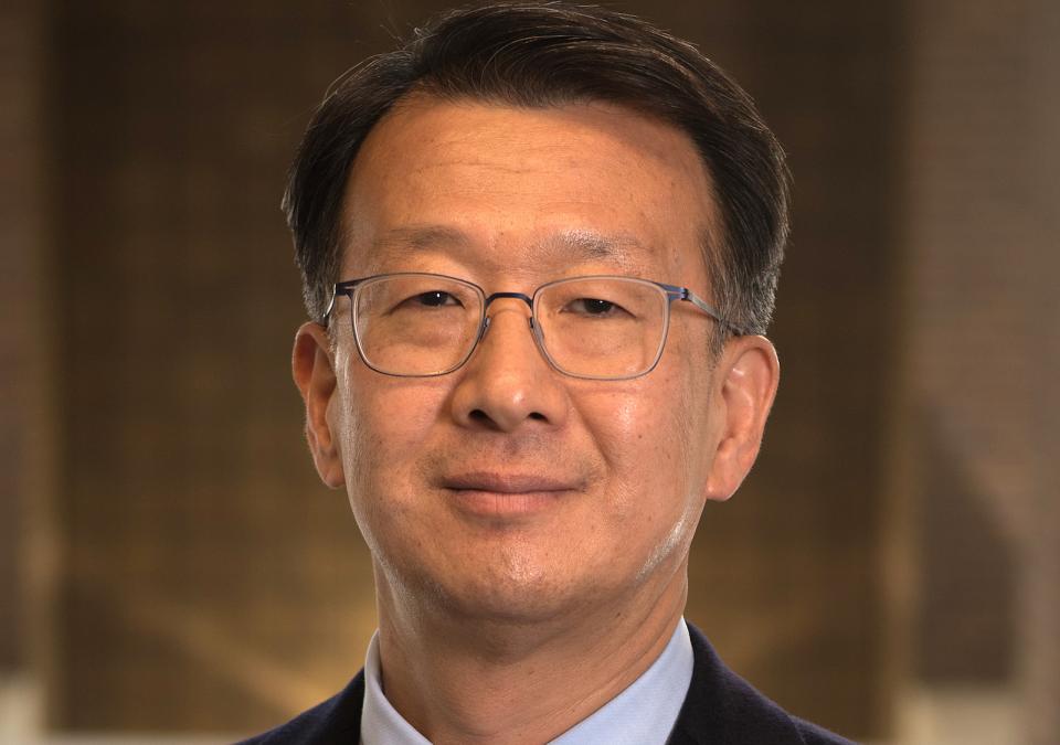 Professor Beomjin Kim, chair of computer science