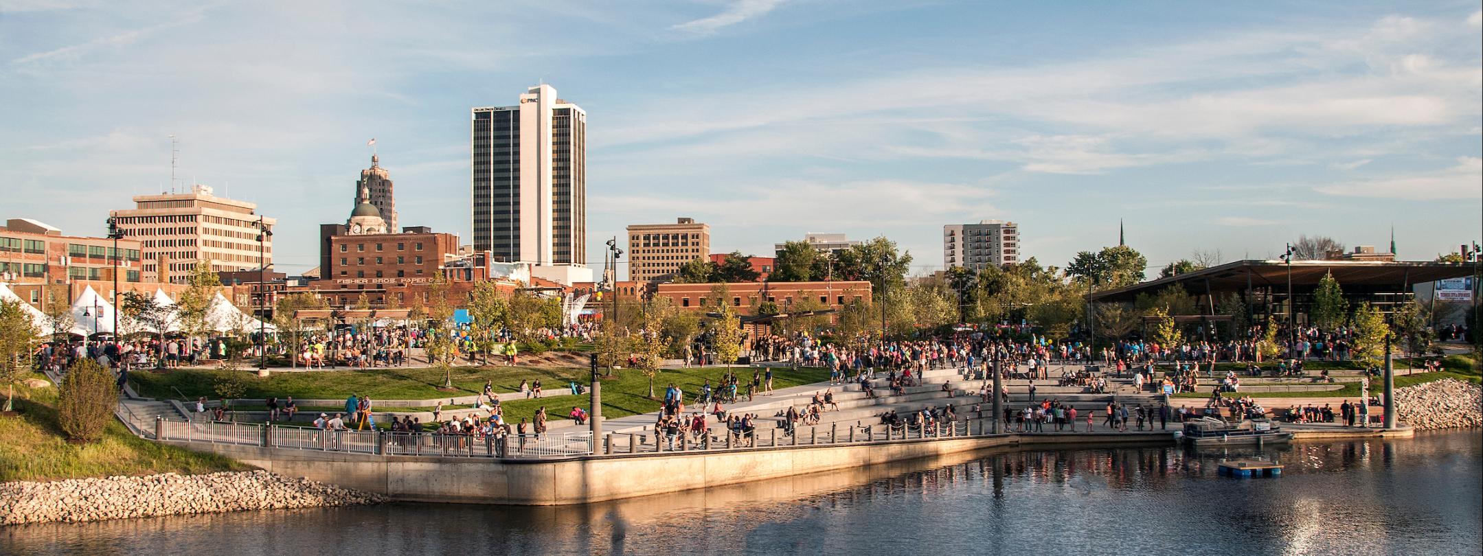 Promenade park and skyline