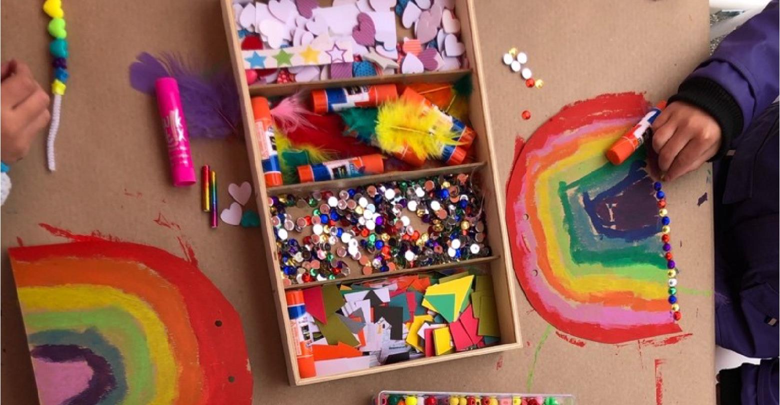 children making art