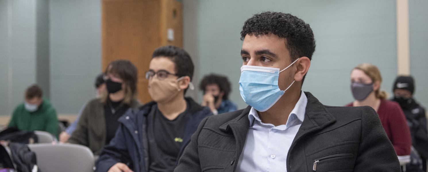 Students pay attention to a chemistry lecture