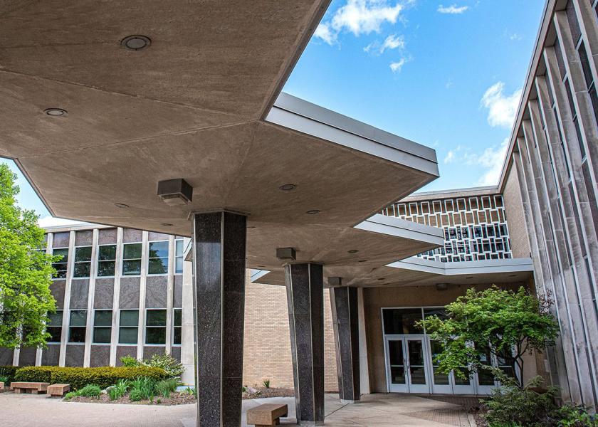 Main entrance to Kettler Hall at Purdue Fort Wayne