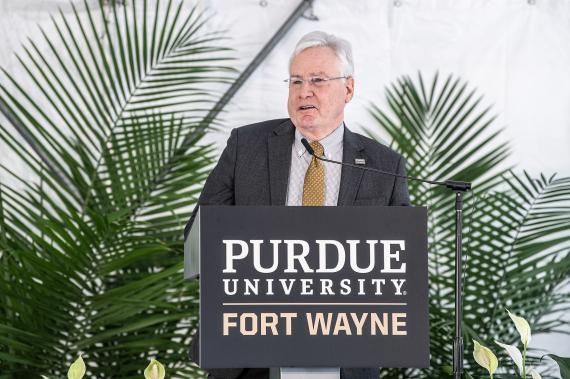 Chancellor Elsenbaumer speaks at the Surack-Sweetwater Music Industry Building groundbreaking ceremony.