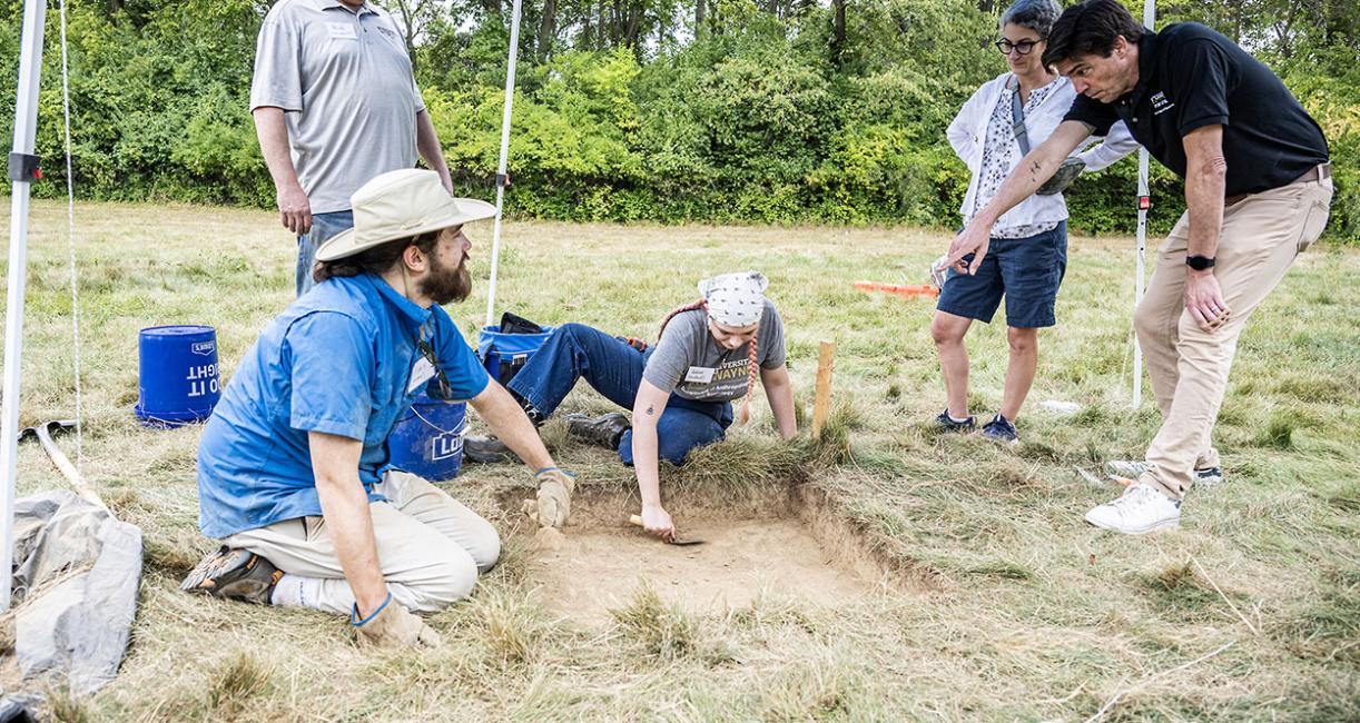 PFW students at an anthropology dig