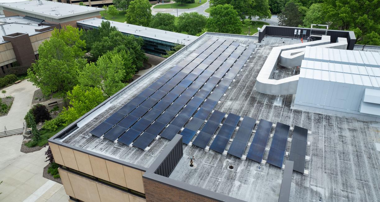 Solar panels atop Helmke Library.