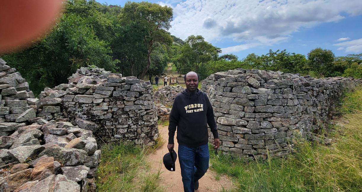 A visit to the ruins of the castle of an ancient king of the Mwenemutapa Empire.